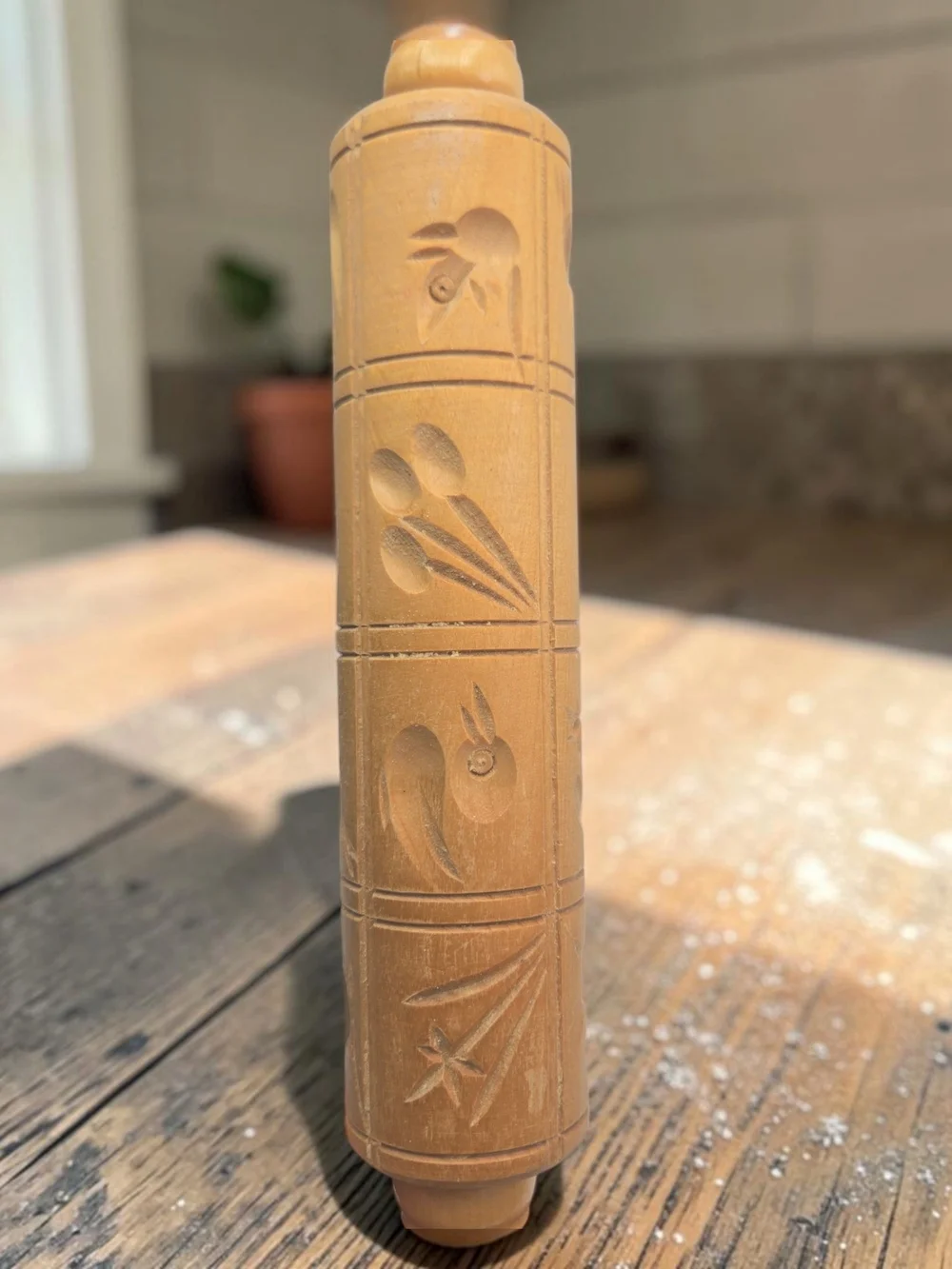 Vintage Carved Wooden Rolling Pin Folk Art Springerle Cookie Embossing 18